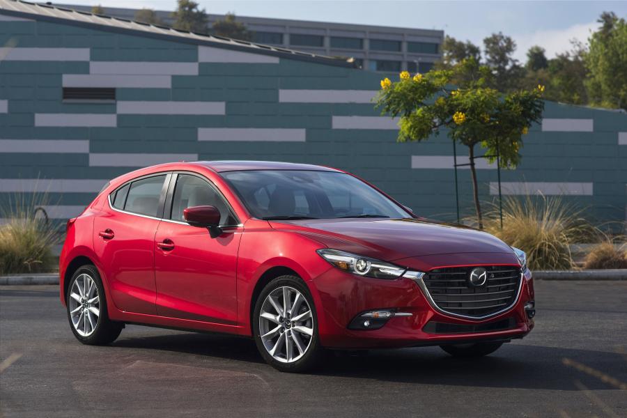  Mazda3 Hatchback 2016 года  (NA) (фото 2 из 24)